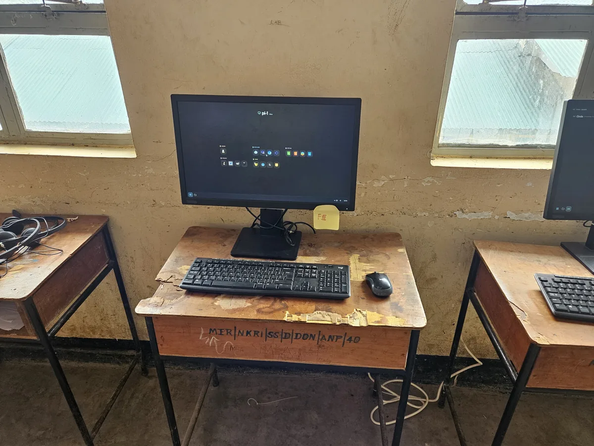 A Nkoarisambu workstation showing the UjimaOS home screen.